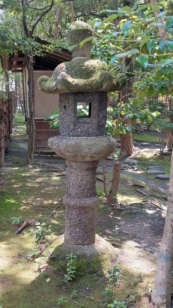 楽水園の灯籠　第6弾