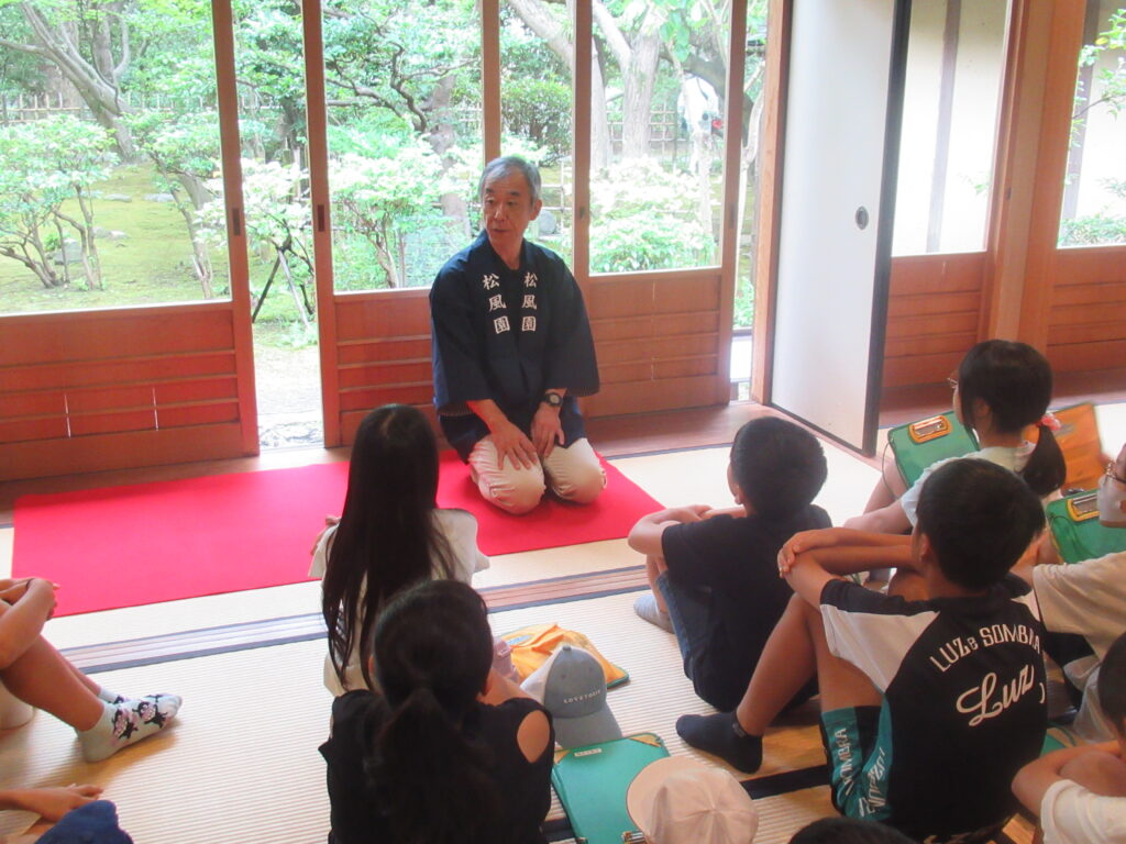 平尾小学校　松風園見学