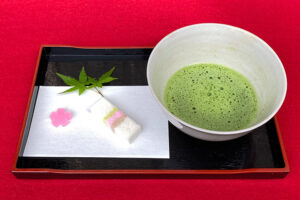 Tea ceremony class for foreign children